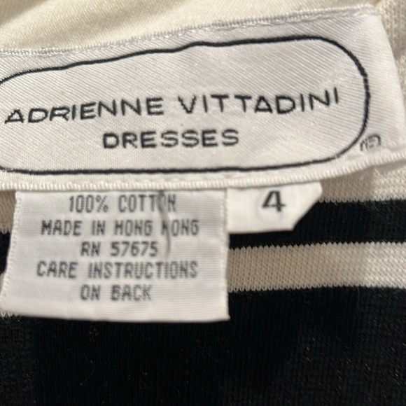 Cotton black/off-white A-line dress new never worn front pockets w/nice buttons - Picture 4 of 12